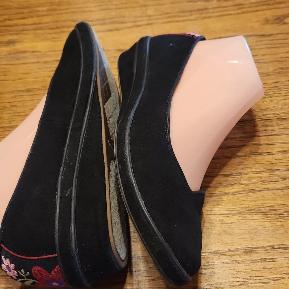 Grasshoppers Black Fabric Emboidery Heel Size 7.5 - Picture 5 of 9